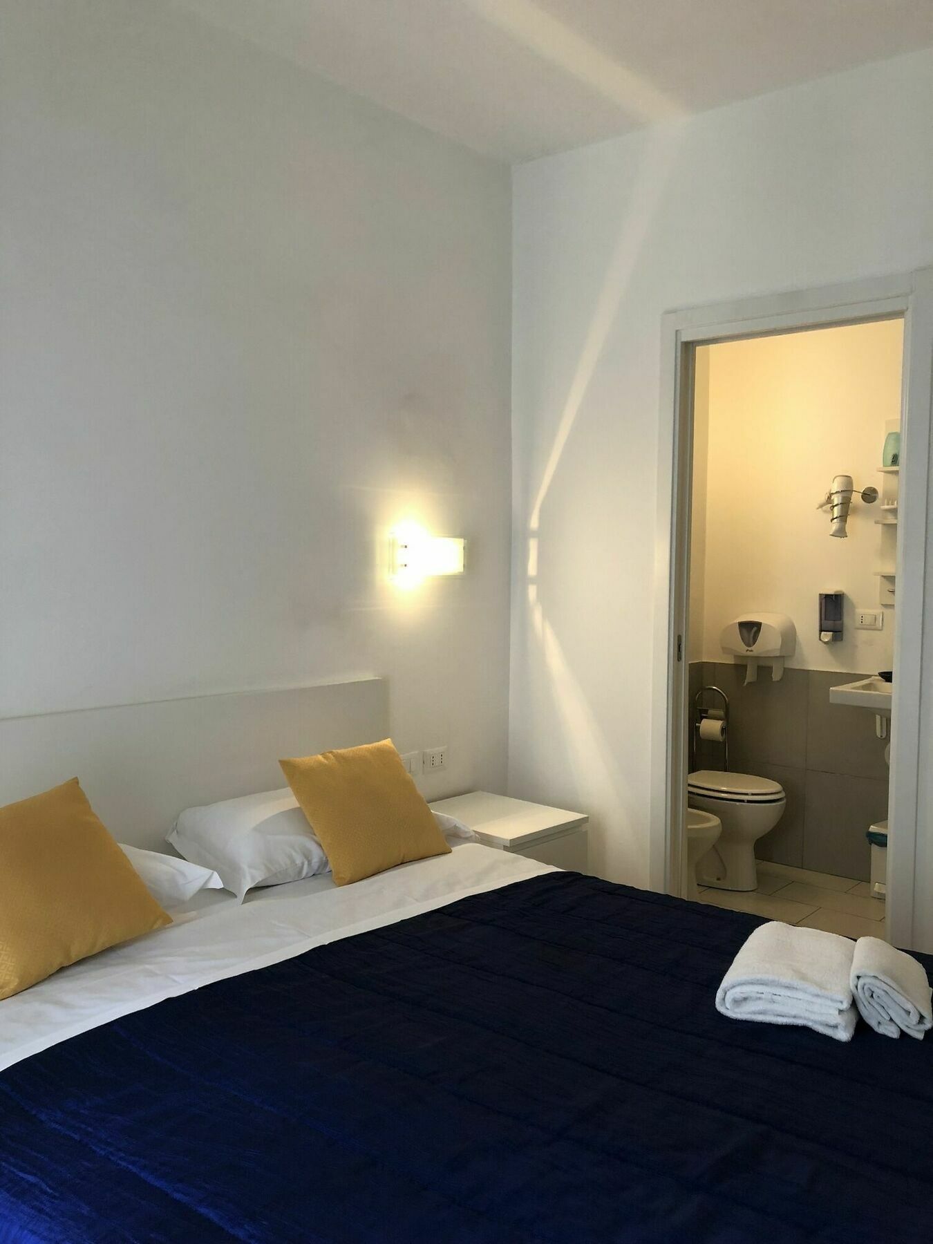 רומא Residenza Giulia Al Colosseo מראה חיצוני תמונה